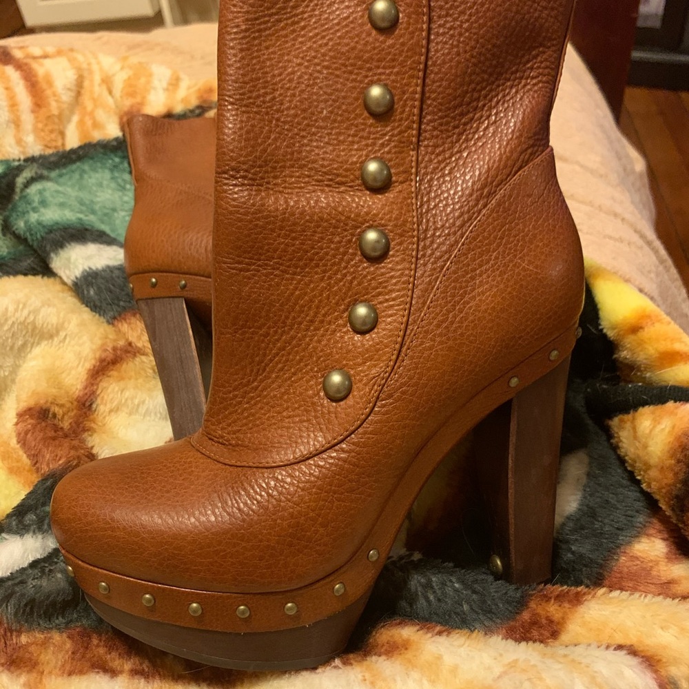 Adorable Uggs! - image 8